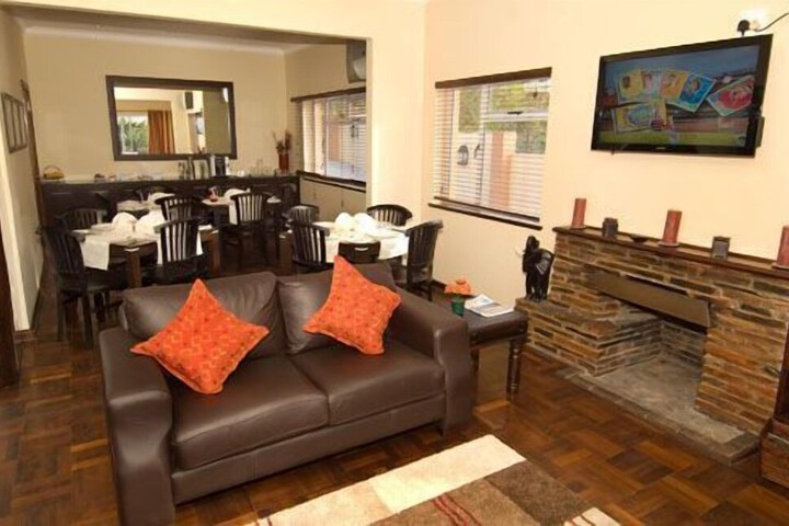Lounge 9 of 10