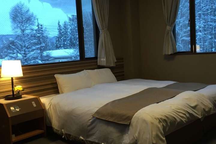 Room 9 of 21
