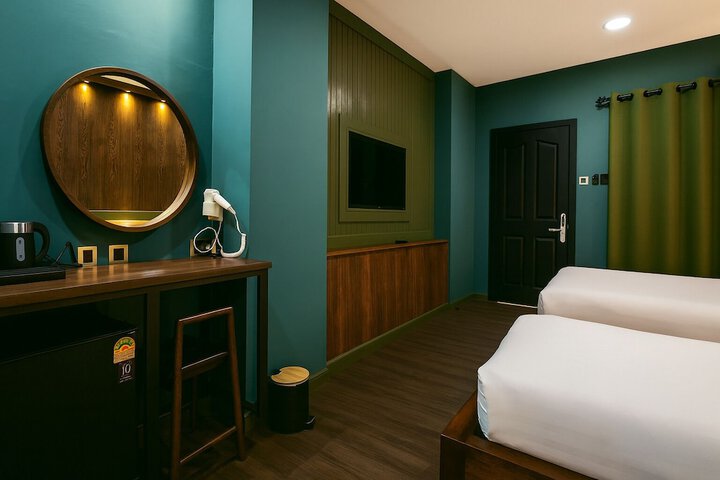 Room 6 of 49