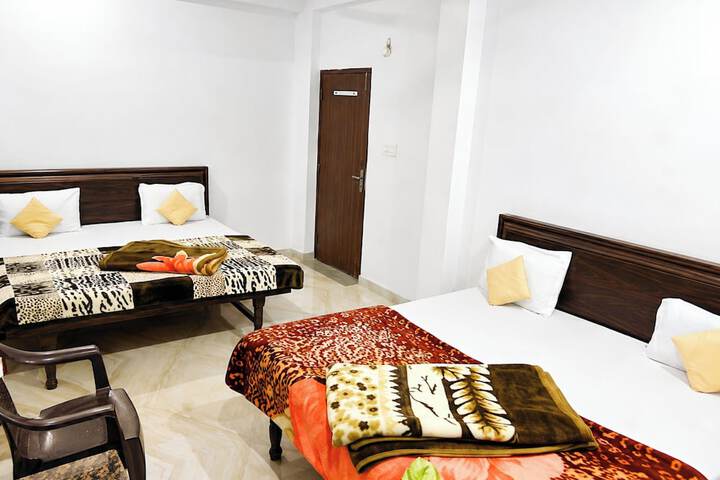 Room 5 of 17
