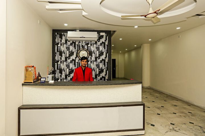 OYO 725 Wow Inn