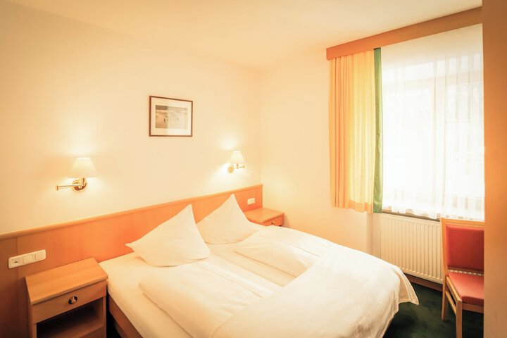 Room 51 of 113