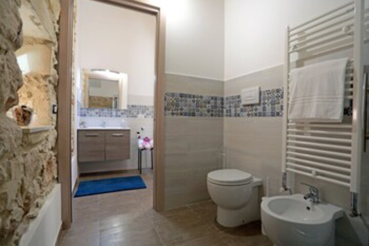 Room 2 of 24
