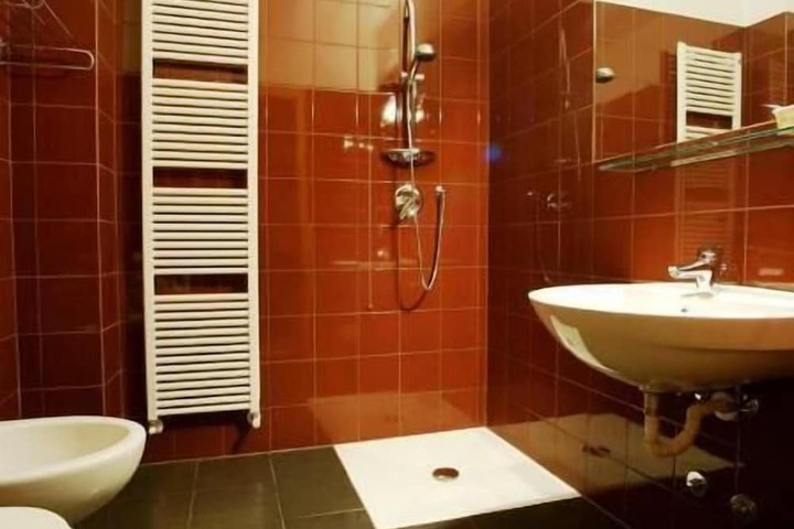 Room 15 of 43