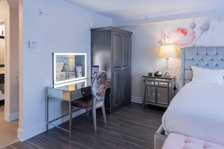 Room 26 of 108