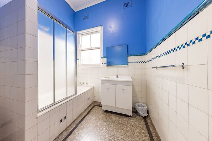 Room 14 of 26