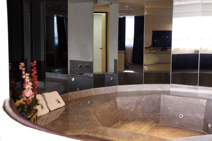 Jetted tub