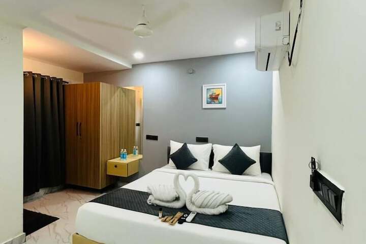 Room 2 of 13