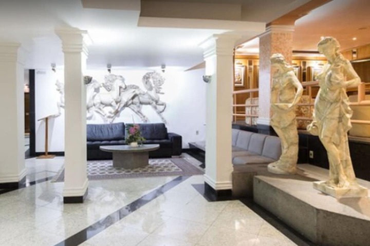 Hotel Interior 104 of 116