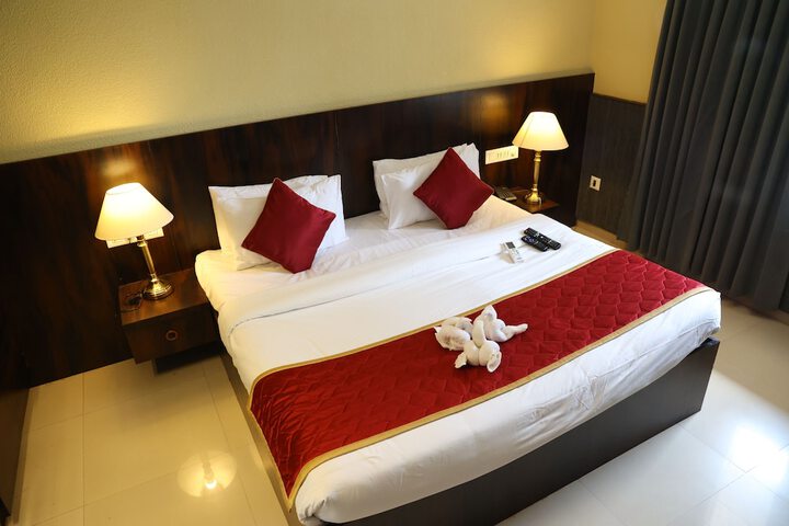 Room 2 of 6