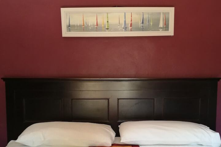 Room 6 of 52