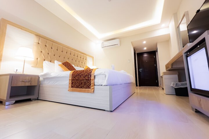 Room 65 of 235