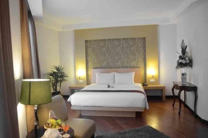 Room 6 of 27