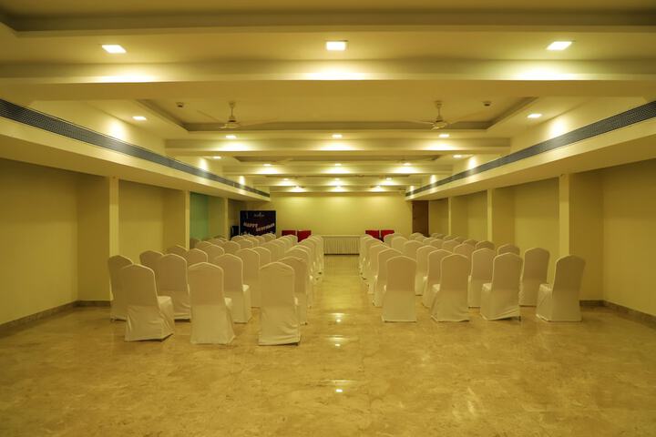 Business Center 67 of 86