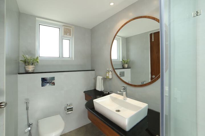 Room 18 of 28