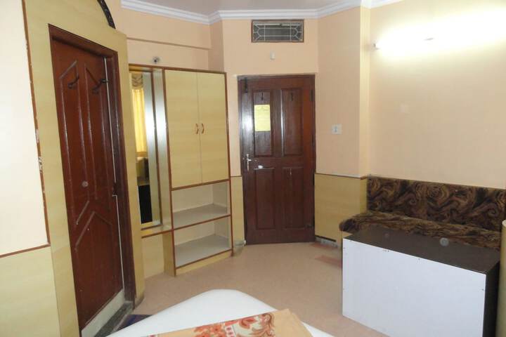 Room 14 of 34