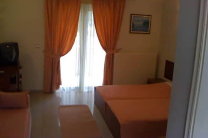 Room 8 of 52
