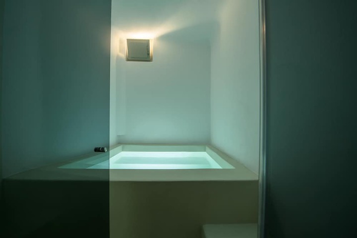 Room 10 of 135