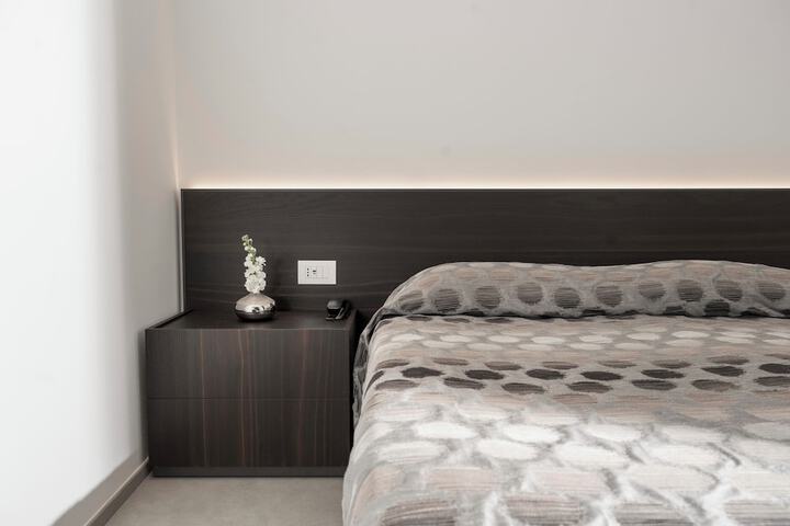 Room 45 of 106