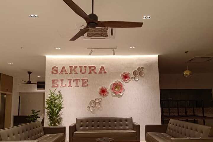 Entrance & Lobby
