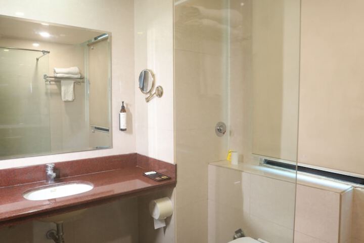 Room 227 of 288