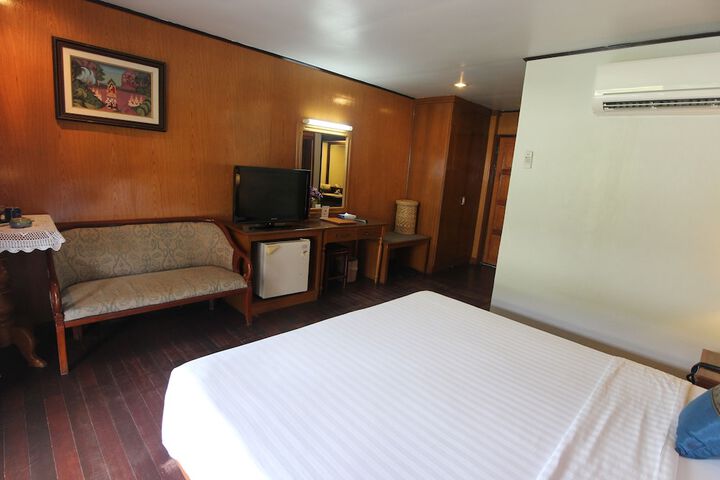 Room 11 of 66