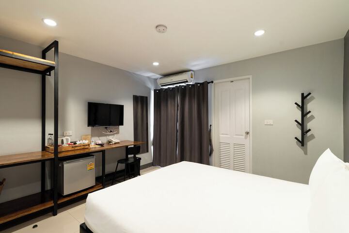 Room 22 of 37