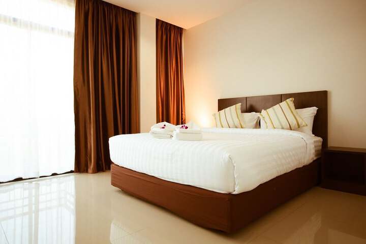 Room 5 of 20