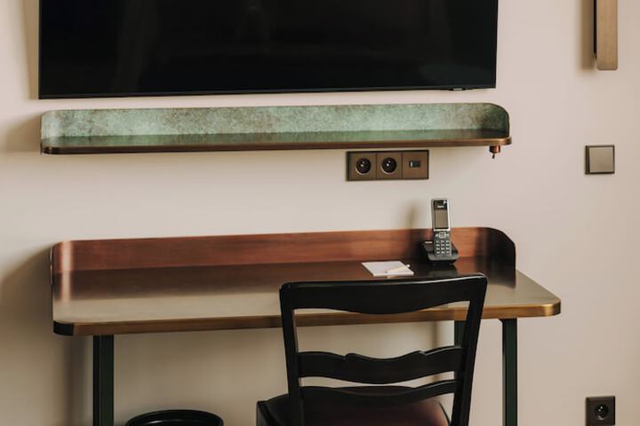 Room 43 of 92