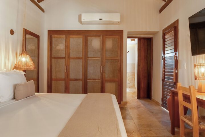 Room 45 of 122