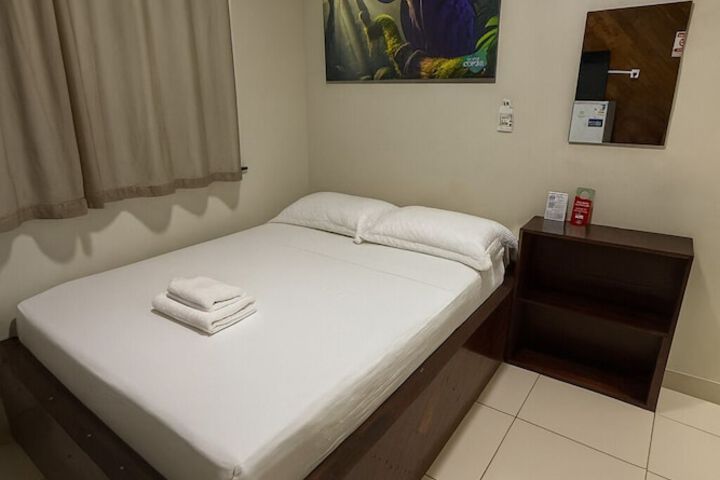 Room 32 of 47