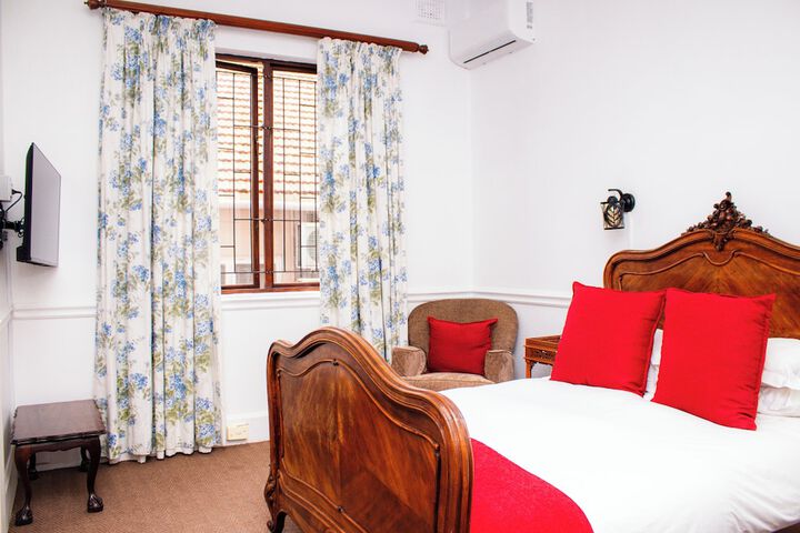 Room 28 of 65