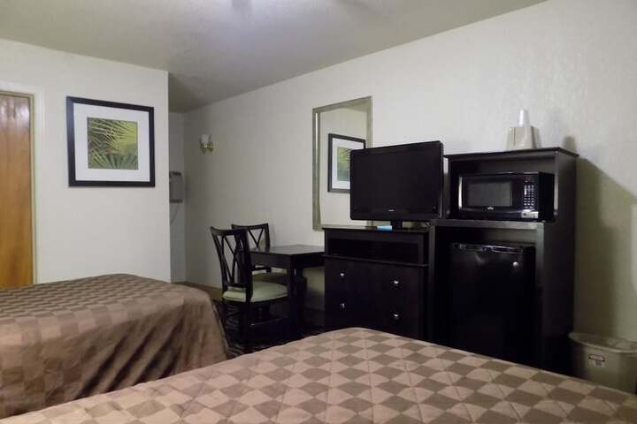 Room 8 of 17