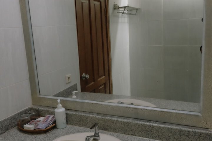 Room 24 of 31