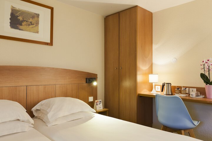 Room 17 of 43