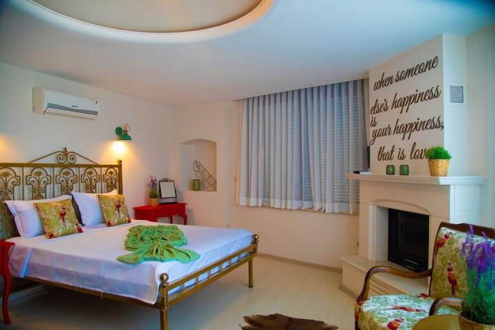 Room 12 of 47