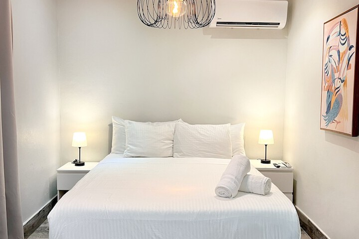 Room 6 of 42