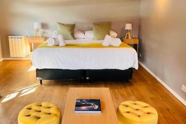 Room 3 of 43