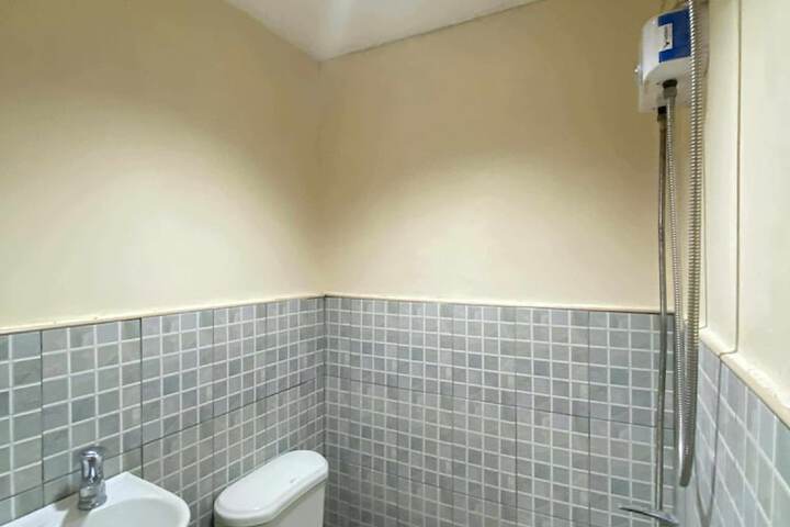 Room 15 of 16