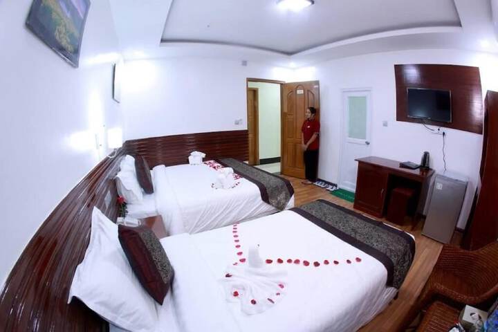 Room 5 of 14