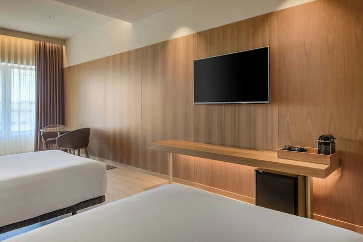 Room 42 of 124