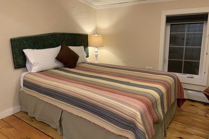 Room 26 of 77