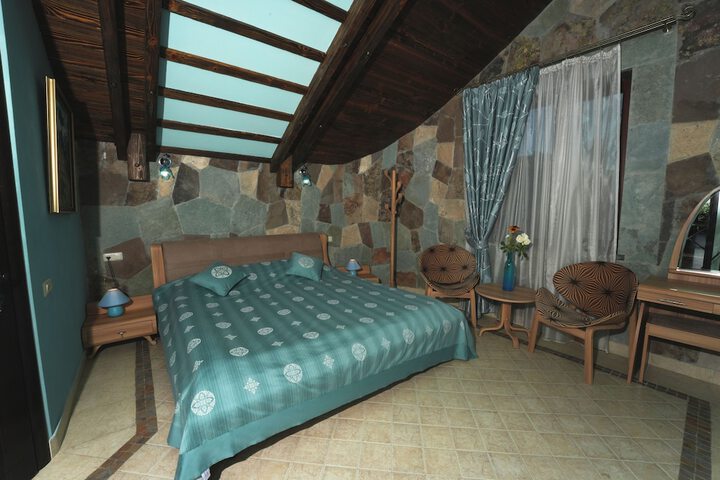 Room 2 of 30