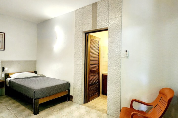 Room 35 of 97