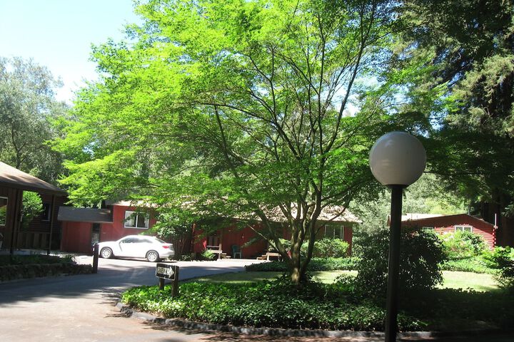 Hotel Exterior 322 of 329