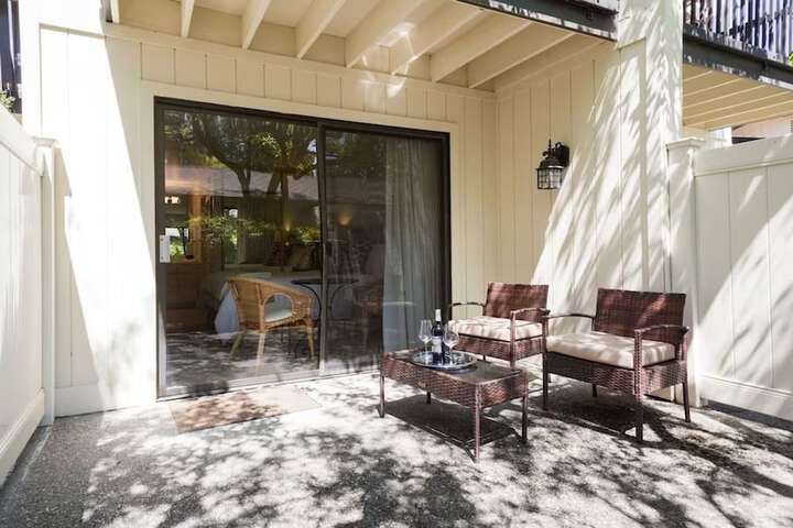 Hotel Exterior 190 of 196