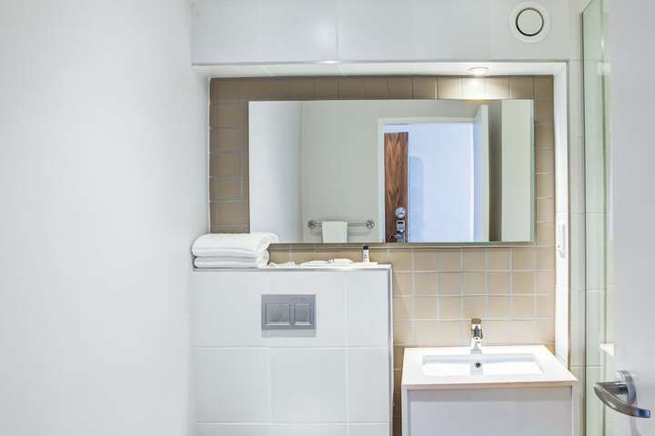 Room 10 of 25