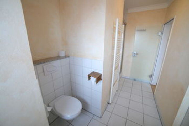 Room 3 of 51
