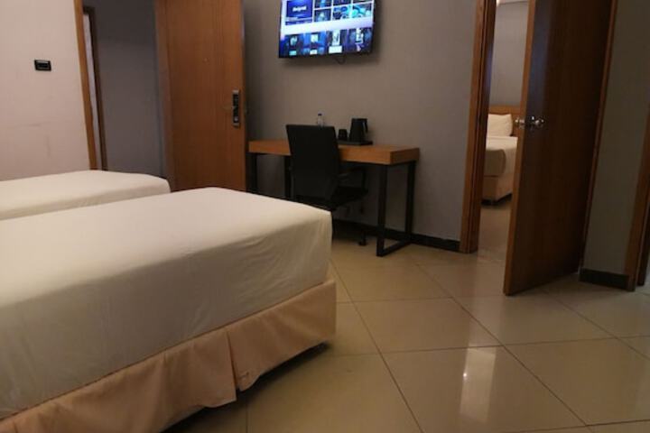 Room 69 of 173