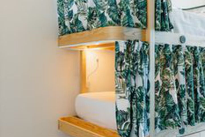 Room 15 of 119